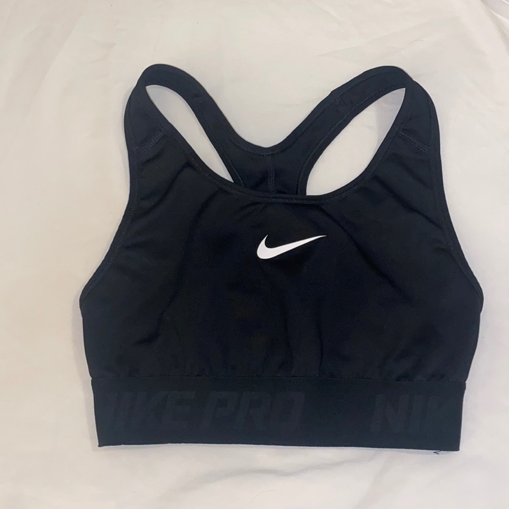 Black Nike Pro, Dri-Fit sports bra